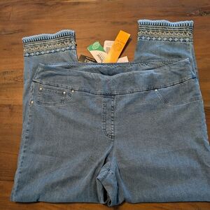 NWT Ruby Road Embroidered Women's Ankle Jeans, Size 18